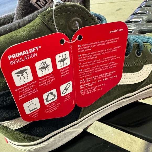 VANS Sk8-Hi MTE-2 Sneaker/Boots Black/green. Great for apres ski or riding. - Picture 6 of 9